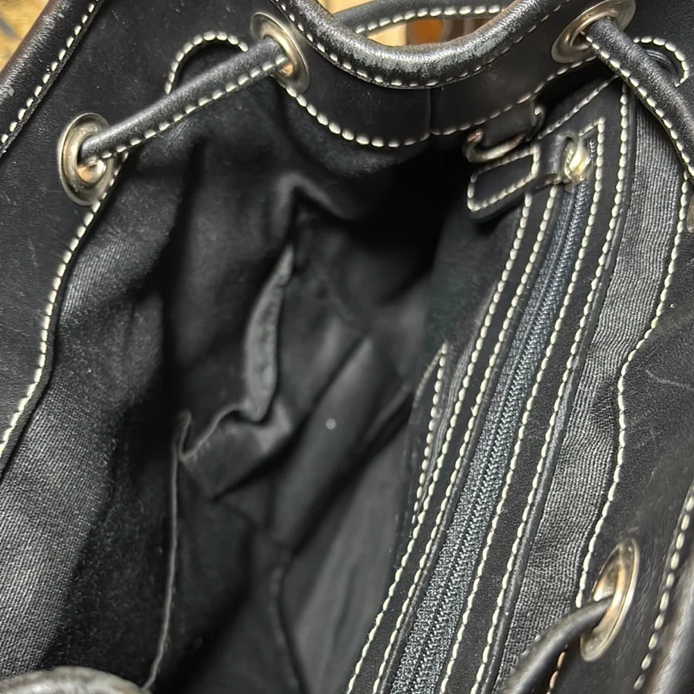 Coach Black Grey Signature Backpack 8”Lx10”Hx4.75W Silver Metal Clip GUC 2002 - Picture 13 of 17